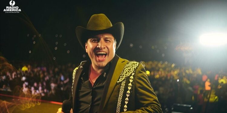El cantante Julión Álvarez desmiente la detención de su piloto privado en Honduras