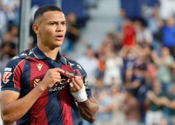 La convocatoria de Arriaga con Honduras complica su presencia en Mestalla
