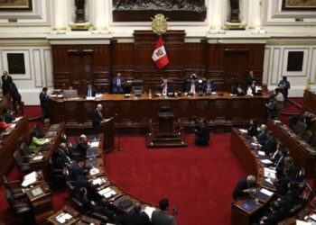 El Congreso de Perú declara persona non grata a la presidenta de México, Claudia Sheinbaum