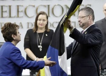 Inédito roce entre el Tribunal Electoral y el presidente marcan el inicio de la campaña electoral en Costa Rica