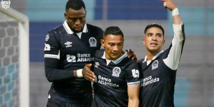 Olimpia se afianza en la cima del fútbol de Honduras y Victoria se hunde más