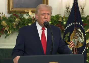 Con su popularidad en mínimos, Donald Trump exagera sus logros en un discurso a la nación
