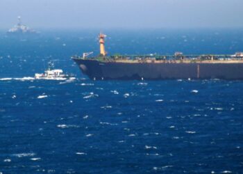 EE.UU. busca interceptar un tercer petrolero cerca de Venezuela, según medios