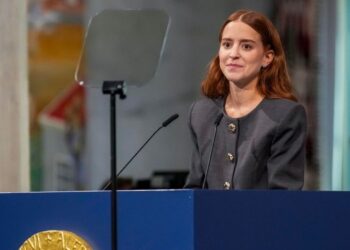 Hija de opositora venezolana María Corina Machado recibe en su nombre el Nobel de la Paz