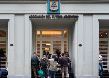 Justicia argentina ordena registros en la AFA y 17 clubes por presunto lavado de dinero