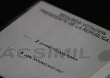 Chile se prepara para una segunda vuelta con Kast favorito y Jara en busca de nuevos votos