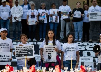 Familiares de presos políticos en Venezuela exigen liberaciones antes de Navidad