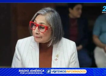 Maribel Espinoza fija postura liberal frente al escenario político