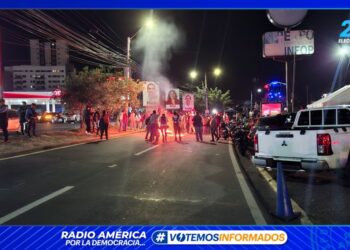 Gobernante Partido Libre protesta en rechazo a resultados de las elecciones