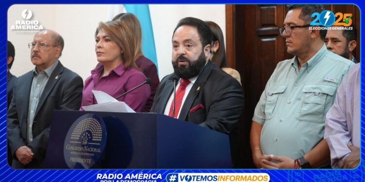 Comisión Permanente del Congreso de Honduras condena la "injerencia" de Donald Trump en las elecciones