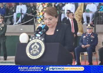 Presidenta Castro clama «no más» fraudes ni intromisión foránea mientras sigue escrutinio en Honduras