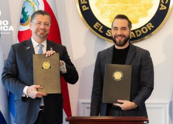 El Salvador y Costa Rica acuerdan una "alianza histórica" para combatir crimen organizado