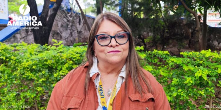 Economista: El próximo gobierno debe equilibrar la estabilidad macroeconómica para atender demandas de la población