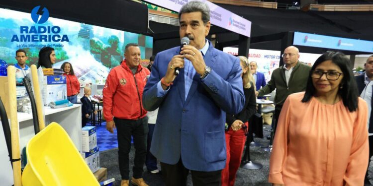 Maduro ve presiones de EE.UU. como una "prueba" para que Venezuela se libere del petróleo