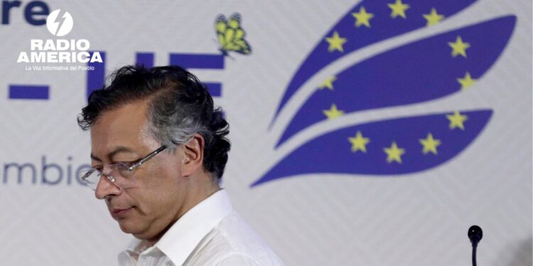 Gobierno colombiano declara "emergencia económica" tras hundimiento de reforma tributaria