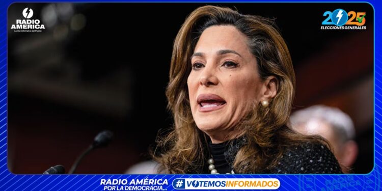 María Elvira Salazar