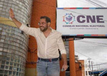 CNE mediante certificación de resolución declara con lugar el nombramiento de diputado a Jorge Cálix