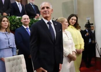 Asfura moldea el Gabinete de Gobierno en su segundo día como presidente de Honduras