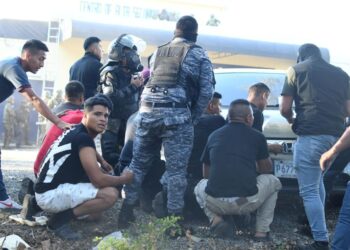 Guatemala retoma el control de cárcel de máxima seguridad y rescata a rehenes tras motín