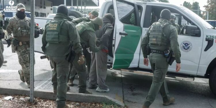 Muere una mujer por disparos de agentes migratorios de EE.UU. en Minnesota