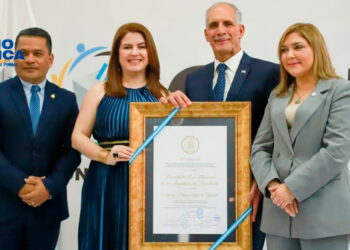 Credencial_radioamérica jpg