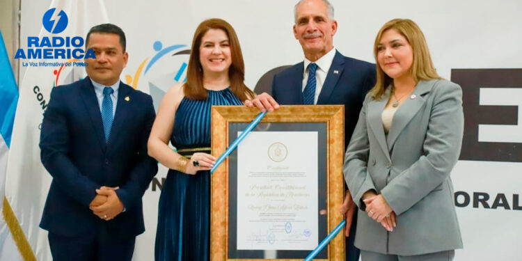 Credencial_radioamérica jpg