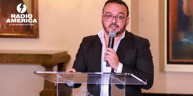 Ministro_radioamérica jpg