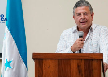 Ministro_radioamérica jpg