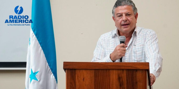Ministro_radioamérica jpg