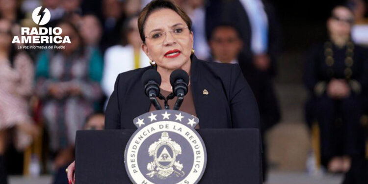 Xiomara Castro_radioamérica jpg