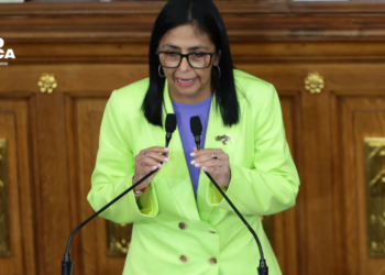 Delcy Rodríguez considera «vergonzoso» que un venezolano agradezca el ataque de EE.UU.