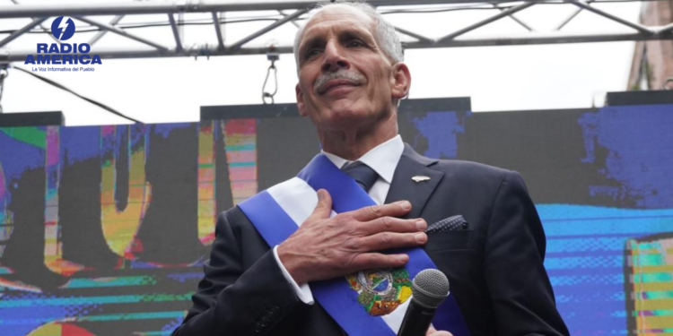 Presidente de Honduras dirigirá la cartera de Salud con apoyo de sus tres vicepresidentes