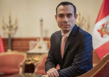 Presidente interino de Perú es invitado a la cumbre de Trump con líderes de Latinoamérica