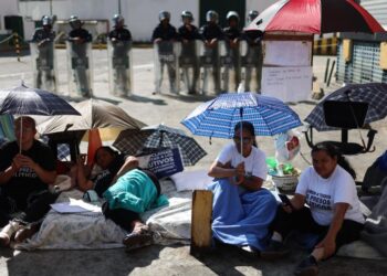 Familiares de presos políticos se unen a huelga de hambre en Caracas para pedir liberación