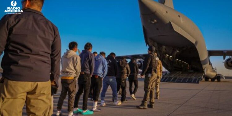 EE.UU. gastó 40 millones en deportar a 300 inmigrantes a terceros países, según informe