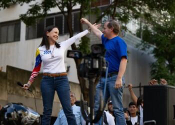 Machado denuncia que "hombres armados" se llevaron a Juan Pablo Guanipa tras ser liberado