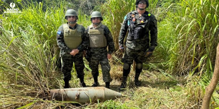 FFAA encuentra bomba de racimo de fabricación Rusa de 250 libras en Olancho