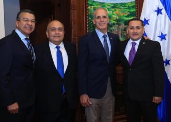 Presidente Nasry Asfura juramenta a miembros de Comisión Interventora del Inprema
