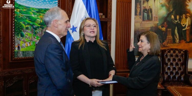 Presidente Asfura juramentó a nuevas autoridades en instituciones estratégicas del Gobierno 2026-2030