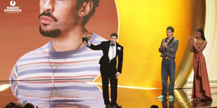 Bad Bunny hace historia en los Grammy en una gala con criticas al ICE