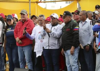 El chavismo marcha en Caracas a un mes del ataque de EE.UU. y la captura de Maduro