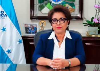 Rebeca Ráquel_radioamérica jpg