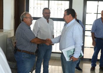Gobierno y sector productivo articulan estrategias para impulsar la producción nacional