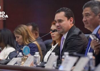 Tomás Zambrano presenta informe del primer mes de sesiones y las leyes aprobadas en el Congreso