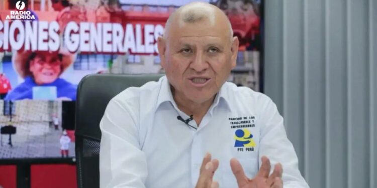 Fallece el candidato presidencial peruano Napoleón Becerra en un accidente de tránsito