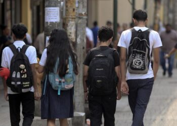 En Honduras y Guatemala, menos de la mitad de adolescentes termina la educación secundaria