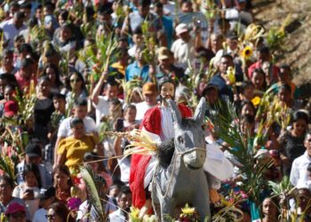 Católicos de América Latina pidieron en el Domingo de Ramos terminar guerras e injusticias