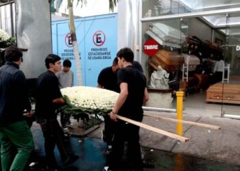 El cuerpo de El Mencho, líder del CJNG, es trasladado a cementerio en Guadalajara