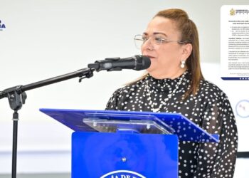 Secretaría de Educación recibe de la UPNFM Informe sobre Desempeño Estudiantil y Factores Asociados