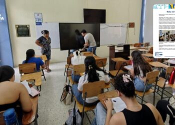 La UNAH impulsa la modernización con la instalación de 180 pantallas inteligentes